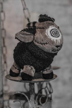 Vampire Freaks — Black Sheep of the Family