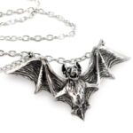 Alchemy England – Om Strygia