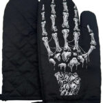 Vampire Freaks – Skeleton Hand